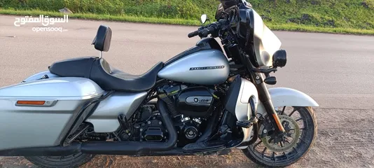  7 Harley Davidson Street Glide Special in Excellent Condition, Located in Salalah