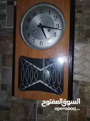  1 ساعة حائط قديمه