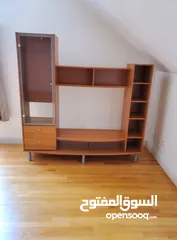  1 بوفيه للتلفزيون بحالة جيدة جدا خشب ماليزي