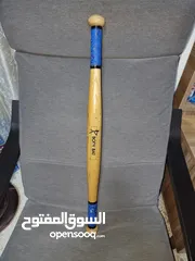  20 مضارب بيسبول أمريكية مستعملة  منوعة منها المعدني ومنها الخشبي بأسعار مناسبة