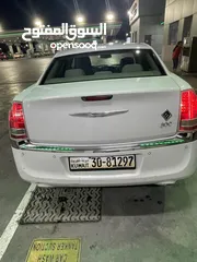  4 كرايزلر C300