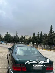  5 مرسيدس للبيع قرش ونص  مرخص سنه سبب البيع خارج البلد