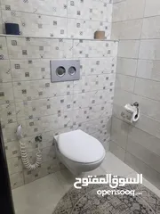  4 شقة 205 متر طابق اول بالقرب من كوكاكولا (نزول مخماس) مميزة جدا