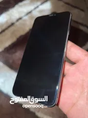  4 آيفون Xsmax للبيع 256g بطاريه 95‎%‎ مو مغير في شي غير البطاريه