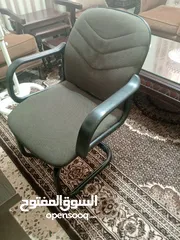  1 مكتب دراسي وكرسي
