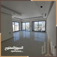  2 شقة أرضية للبيع في عبدون