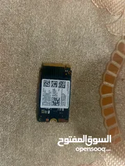  1 nvme 256gb  بحال الجديد تماما استخدام خفيف جدا