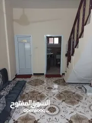  17 بيت في عدن كريتر للبيع