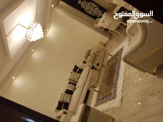  7 طقم كنب فاخر مع طاولة سفرة 6 كراسي