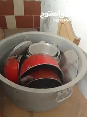  5 طناجر عدد 2 كبيرة للطبخ و غاز