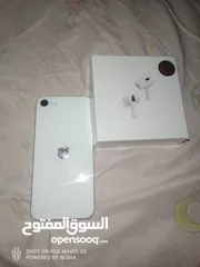  1 ايفون SE أحسن عن 8 شوف لوصف كامل .