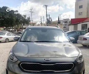  14 كيا نيرو نظيفة جدا للبيع استعمال شخصي سبب البيع السفر