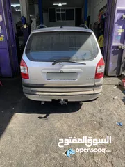  1 Opel zafira 2004