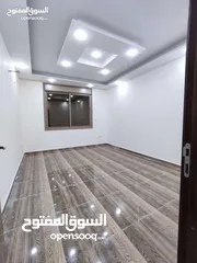  4 شقة مميزه مساحتها 160م او مع روف 200 م في الحي الشرقي