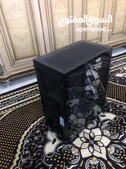  1 كيسة بي سي قيمنق ميد تاور نظيفة مع مراوحها pc case gaming mid tower in great condition