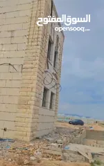 6 فيلا مكونة من طابقين مع بركة مع قطعة أرض للبيع