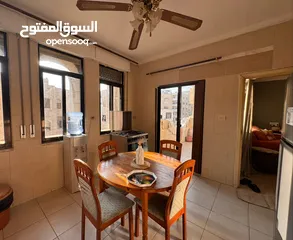  4 شقه غير مفروشه للايجار