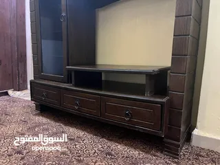  4 طاولت تلفزيون خشب (زان)بحاله جديده ولا شخط