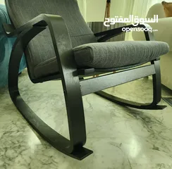  1 كرسي هزاز فخم و عصري للبيع بحالة ممتازة جدا