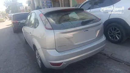  4 سيارة فورد للبيع