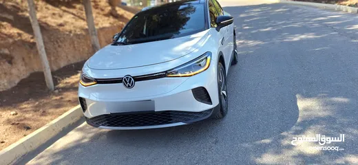  4 اي دي 4فحص كامل بحاله الوكاله  جمرك جديد باسم المستورد  لون لؤلؤي مميز  تحديث آخر إصدار للسياره