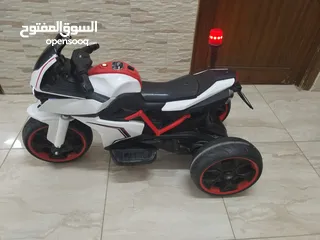  4 دراجه أطفال بحالة ممتازه