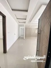  3 شقة شبة ارضي 150 متر مع تراس 25 متر بسعر مميز في منطقة ام زويتينية لقطه