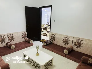  24 شقة كبيرة دور أول بشارع جمال عبدالناصر الزاوية / ع الرئيسي