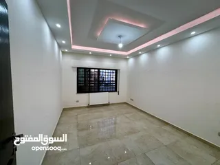  5 شقة طابقية للبيع ( مجددة بالكامل )