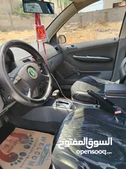  12 سكودا فابيا للبيع موديل 2004 اوتوماتيك بحالة الوكالة