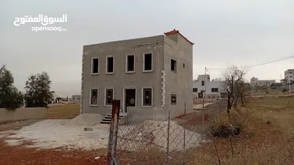  1 بيت طابقين نظام دوبلكس للبيع منطقة العبدليه