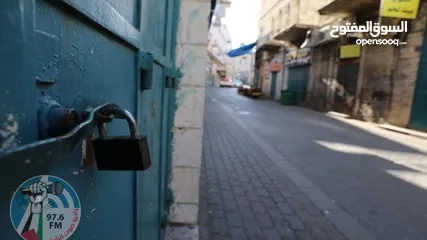  3 محل تجاري للبيع خلو