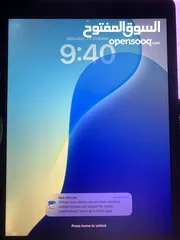  4 للبيع iPad جيل 7 – 32 GB فضي – حالة ممتازة