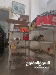  4 محتويات محل مواد بناء
