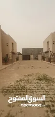  25 أربع فيلات سكنية جنب بعضهم للإيجار في مدينة طرابلس منطقة عين زارة طريق هابي لاند وجامع بلعيد