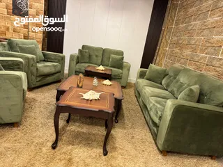  5 طقم كنب modern كوالتي عالي جداً  بالإضافة إلى (طقم طاولات 3 قطع) خشب زان  خشب سويد صلد  ، أسف