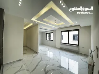  6 شقة بتشطيبات مميزه طابق ارضي مساحة 240م باجمل منطاق خلدا (مشروع 107)