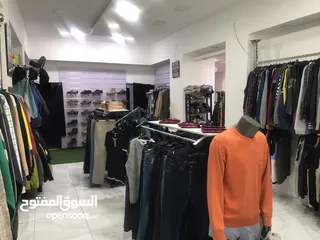  8 محل ملابس للبيع