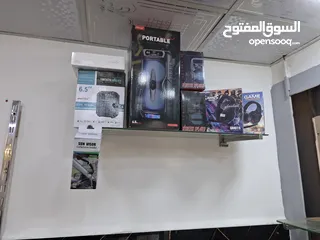  3 محل تلفونات للبيع من الداخل مع تبديل عقد الايجار من المالك