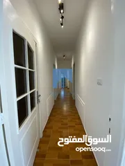  10 شقة مميزة للبيع في الجاردنز - خلف بن العميد طابق ثالث 200م مع روف 100م بسعر مغري