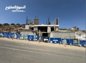  3 7 شقق طابقية مساحة الشقة 220 متر مربع واستعمال أجود أنواع الحجر من عصيرة وبناء عالي الجودة والتشطيب