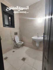  10 شقة غير مفروشة مع حديقه للايجار في عين مصباح