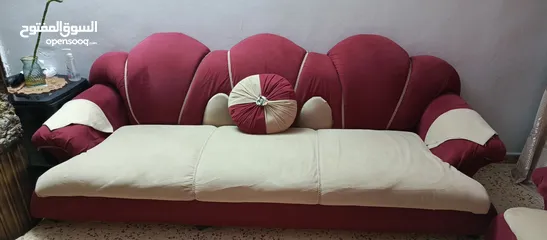  1 كنب مستعمل بحالة الوكاله 80 قابل للتفاوض 12 مقعد