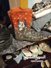  12 احذية اشكال الوان كلو مستعمل بحالة جديدة