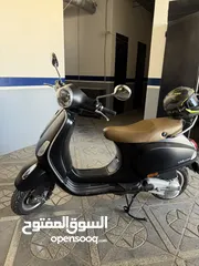  4 Vespa vxl black
