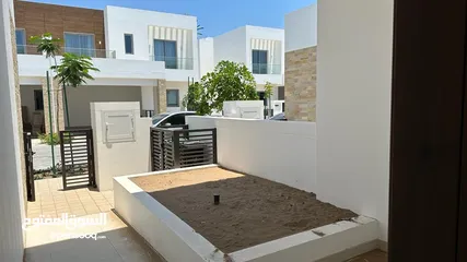  3 Villa for Sale in Al Mouj