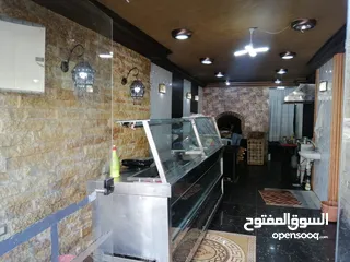  3 مطعم معجنات و كعك  مع فرن حجري
