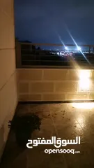  30 شقه ثالث فني 220 م دوبلكس مع رووف جنوب بوابه اللوازم لجامعه اليرموك خلف صيدليه الرازي
