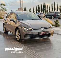  2 فولكس فاجن جولف 2021 باللون المميز والسعر المميز
