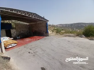  4 محل للايجار